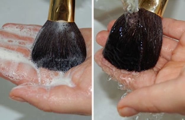 How to Clean Make-Up Brushes