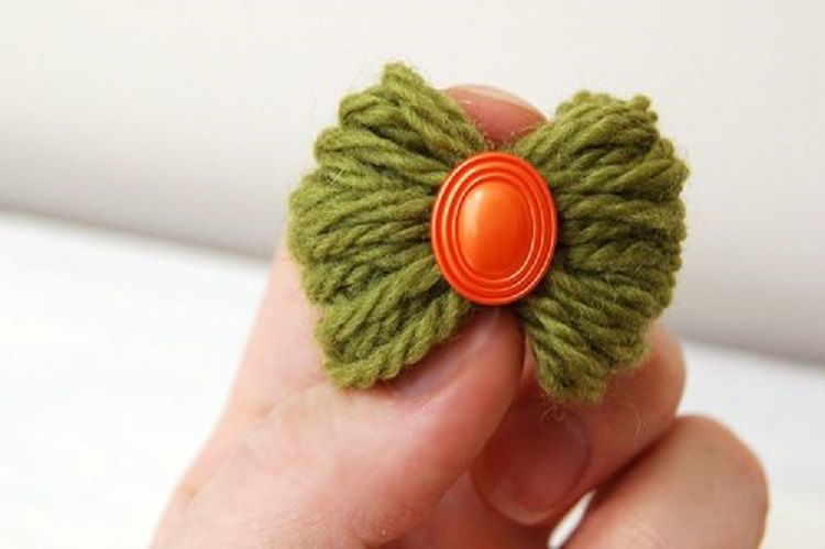 Petite Yarn Bow