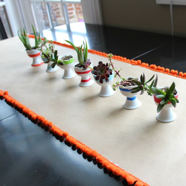 Pom Pom Table Runner