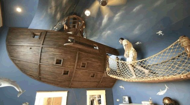 Pirate Ship Room