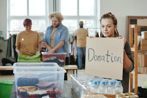 4 Reasons to Donate to Charity In 2021